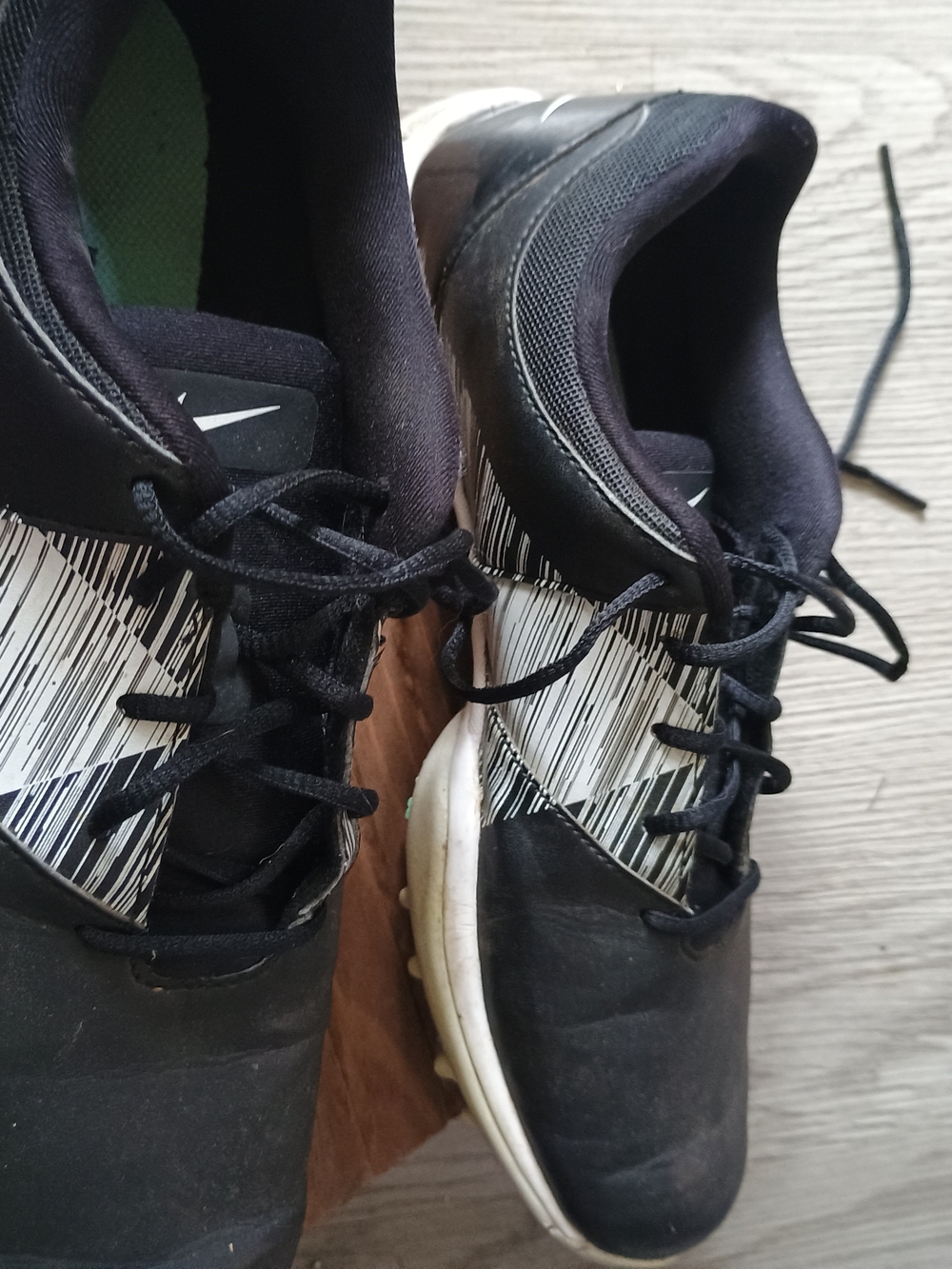 Nike Women's Golf Shoes Size 7 Black White T@C Soft Spikes Power Channel